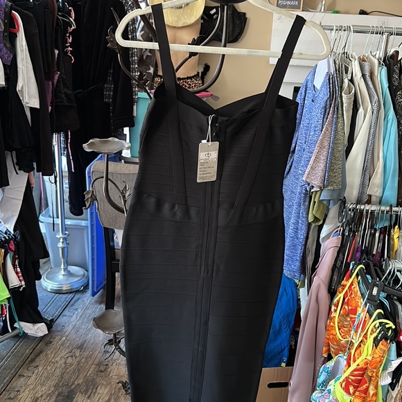 MeiLun Dress - Picture 3 of 11